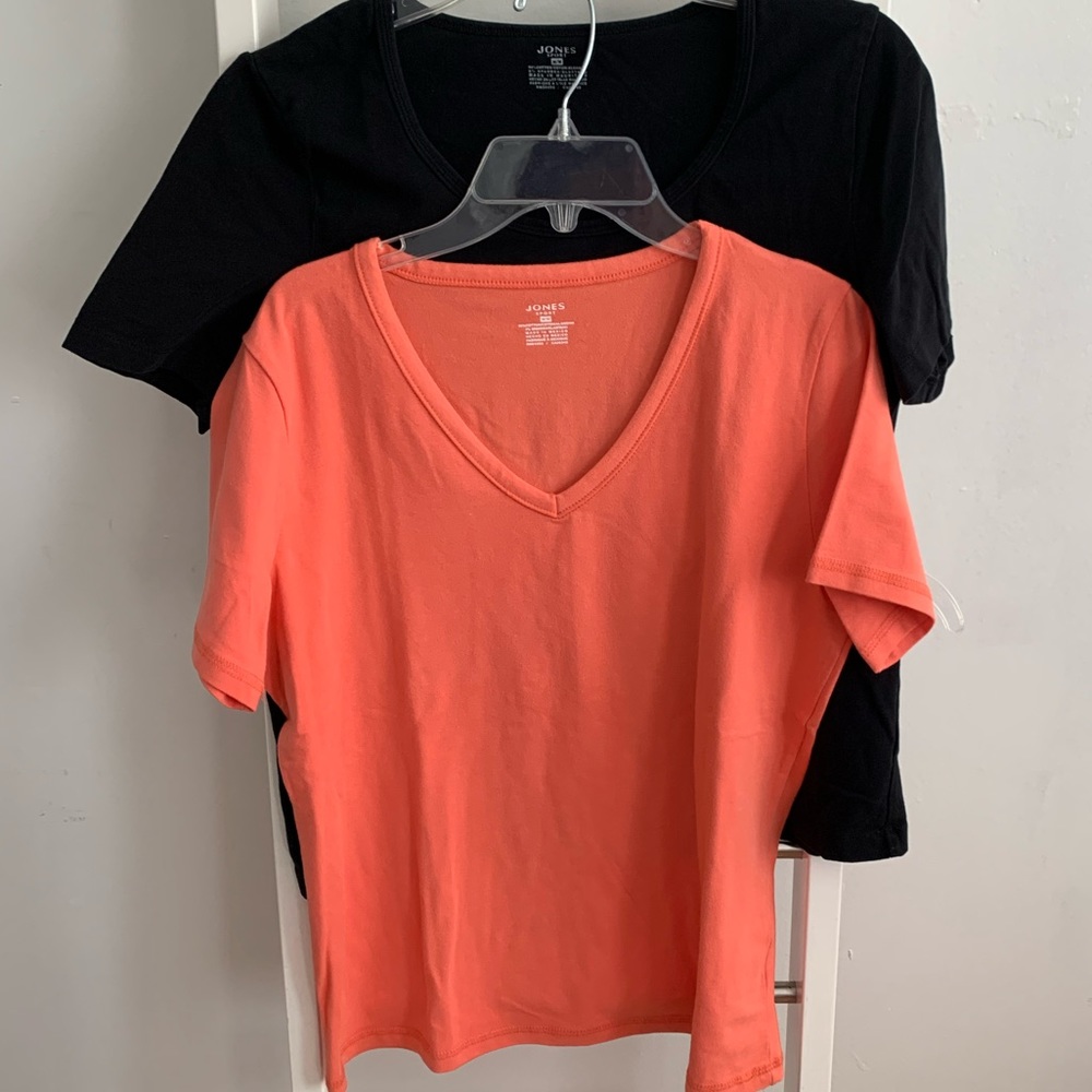 Jones Sport V-Neck Short Sleeve Tee’s🥳🥳HOST PICK 🥳🥳